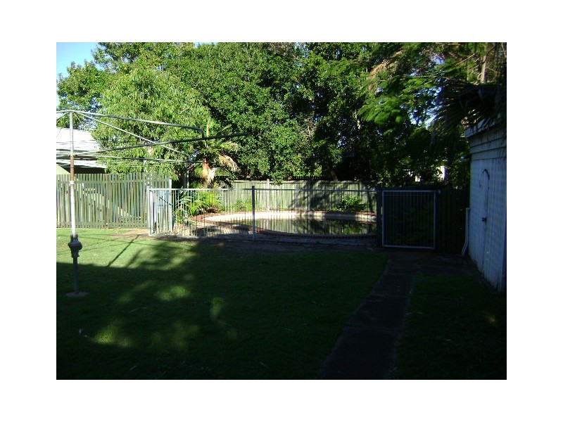 32 Woodford Street, One Mile QLD 4305