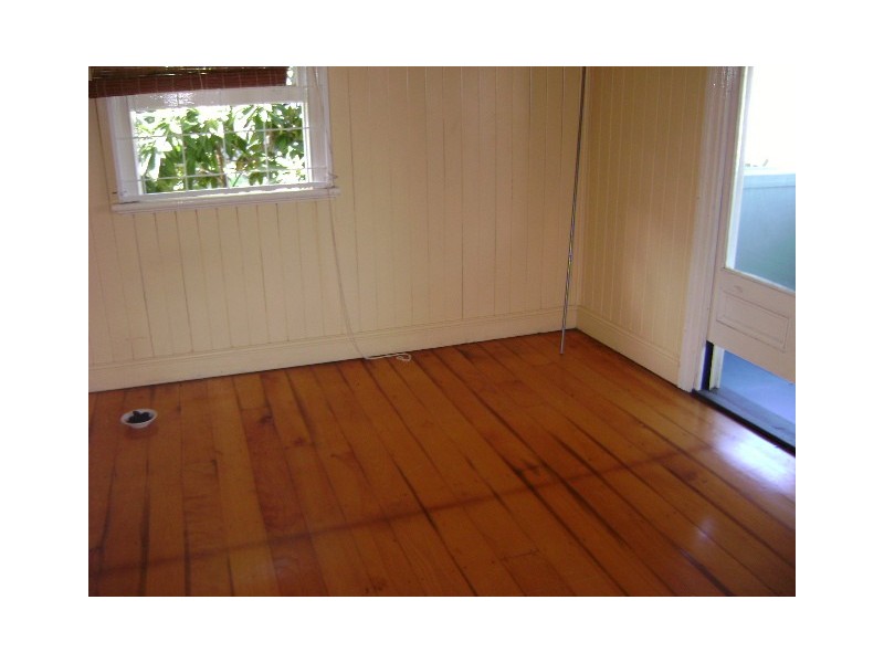 25 The Terrace, North Ipswich QLD 4305