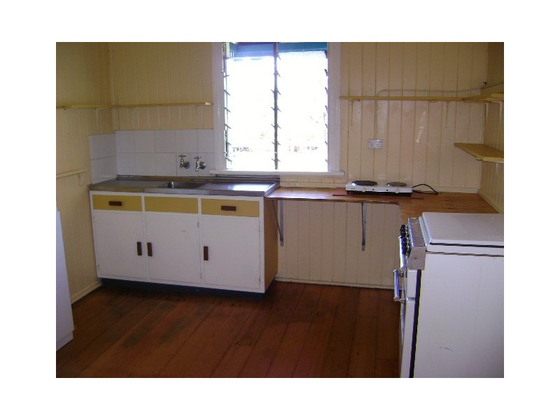 25 The Terrace, North Ipswich QLD 4305
