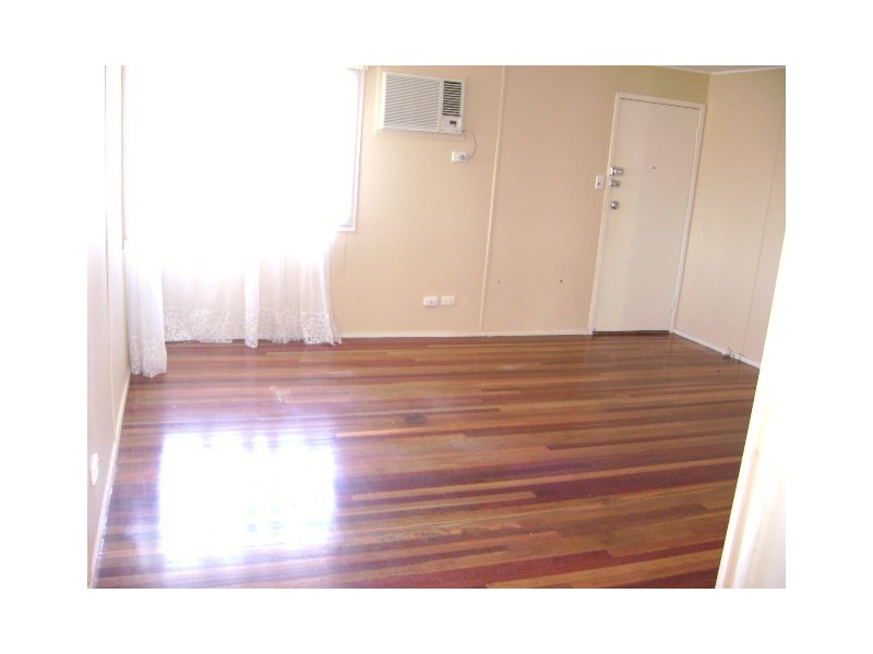 42 Flinders Drive, Leichhardt QLD 4305