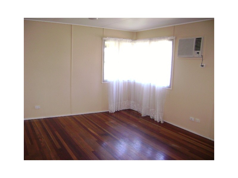 42 Flinders Drive, Leichhardt QLD 4305
