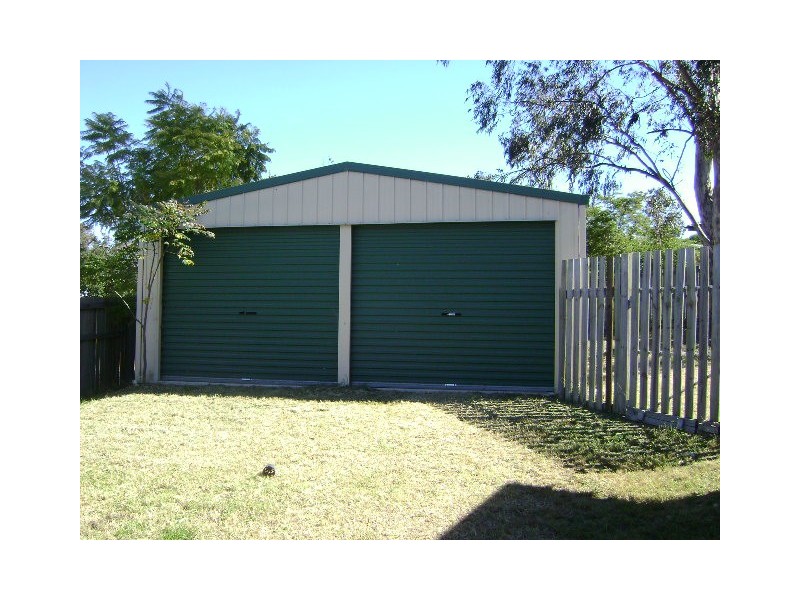 42 Flinders Drive, Leichhardt QLD 4305