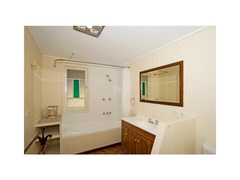 32 Cothill Road, Silkstone QLD 4304