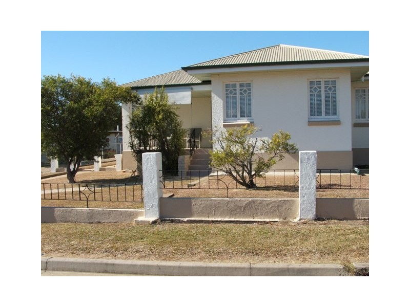 25 Dudleigh, Booval QLD 4304