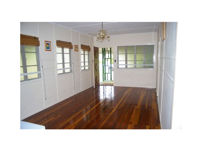 16 Hayes Street, Brassall QLD 4305