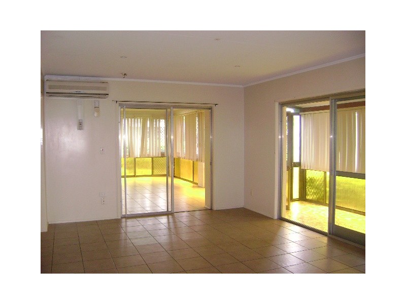 1 Burgess Street, Raceview QLD 4305