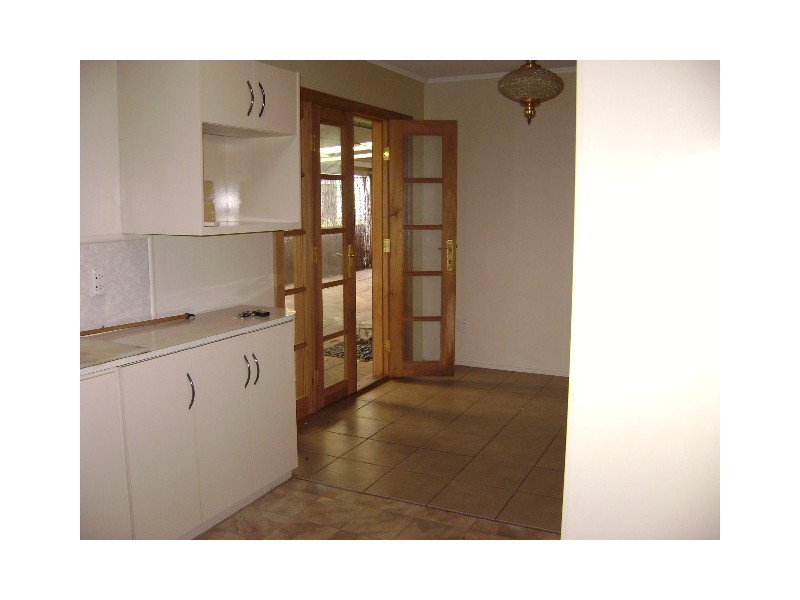 1 Burgess Street, Raceview QLD 4305