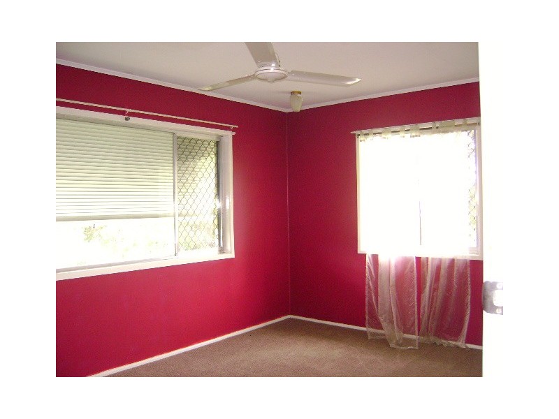 1 Burgess Street, Raceview QLD 4305
