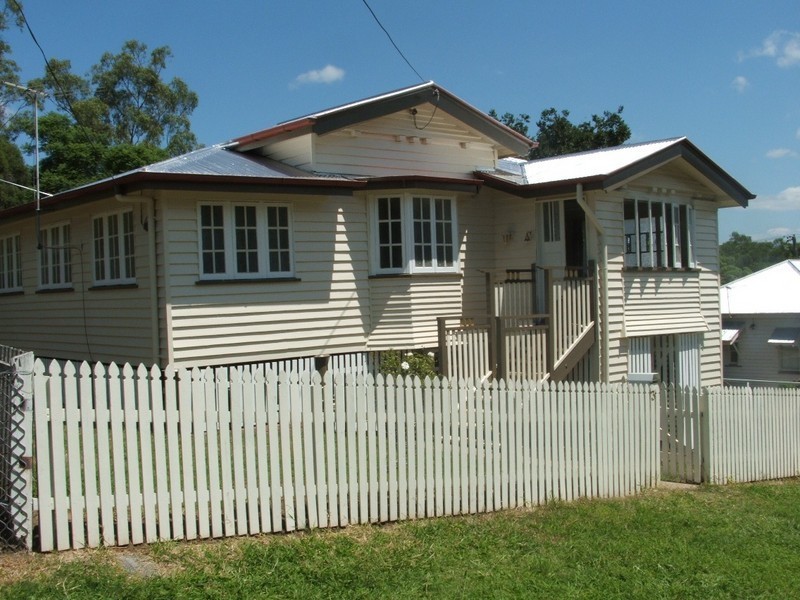 3 Ferguson Street, North Ipswich QLD 4305