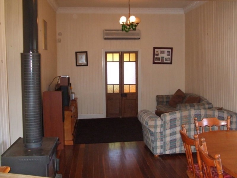 10 Pommer Street, Brassall QLD 4305