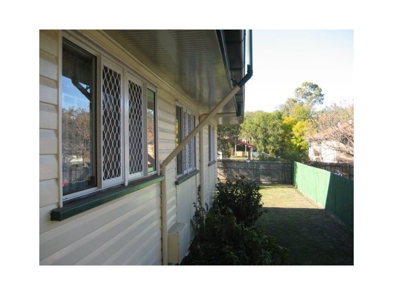 29 Chalk Street, Leichhardt QLD 4305