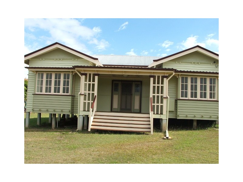 12 North Station Road, North Booval QLD 4304