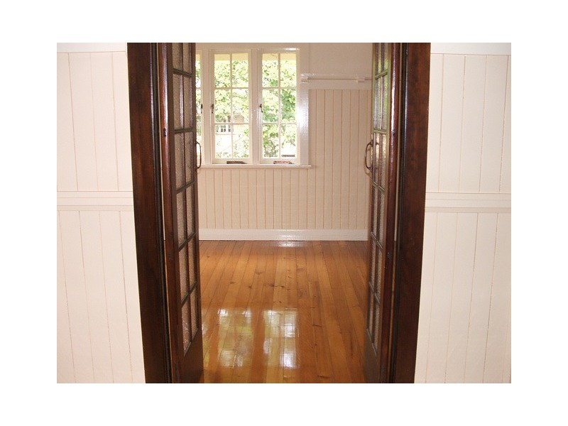 12 North Station Road, North Booval QLD 4304