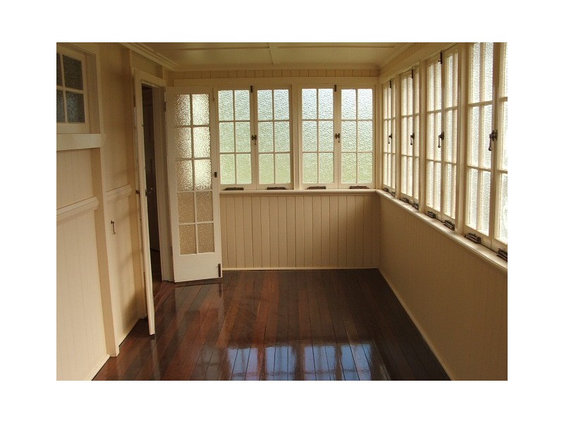 12 North Station Road, Booval QLD 4304