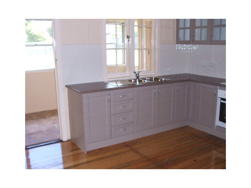 12 North Station Road, Booval QLD 4304