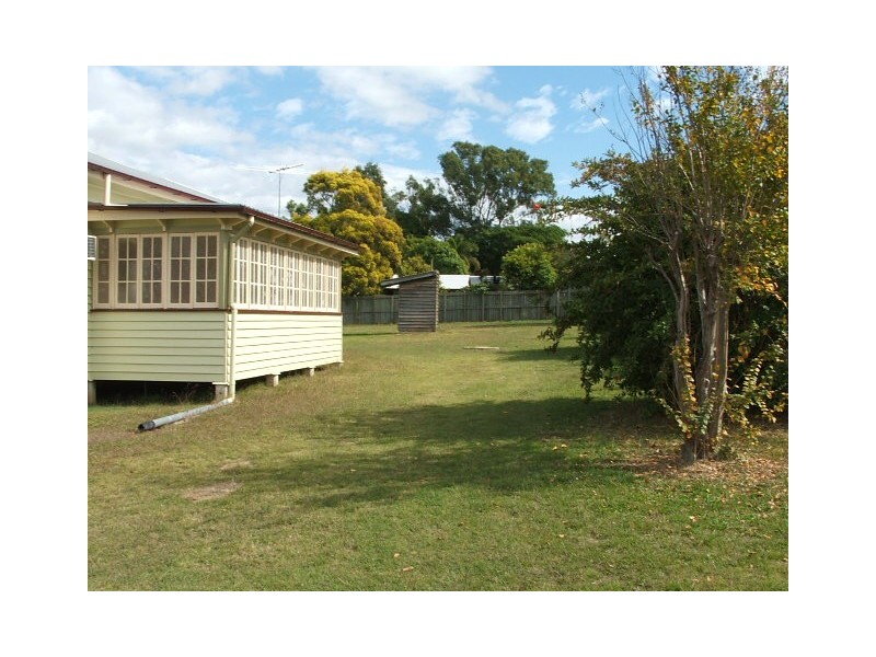 14 NORTH STATION RD, Booval QLD 4304