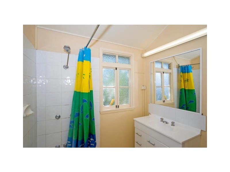 99 Thorn Street, Ipswich QLD 4305