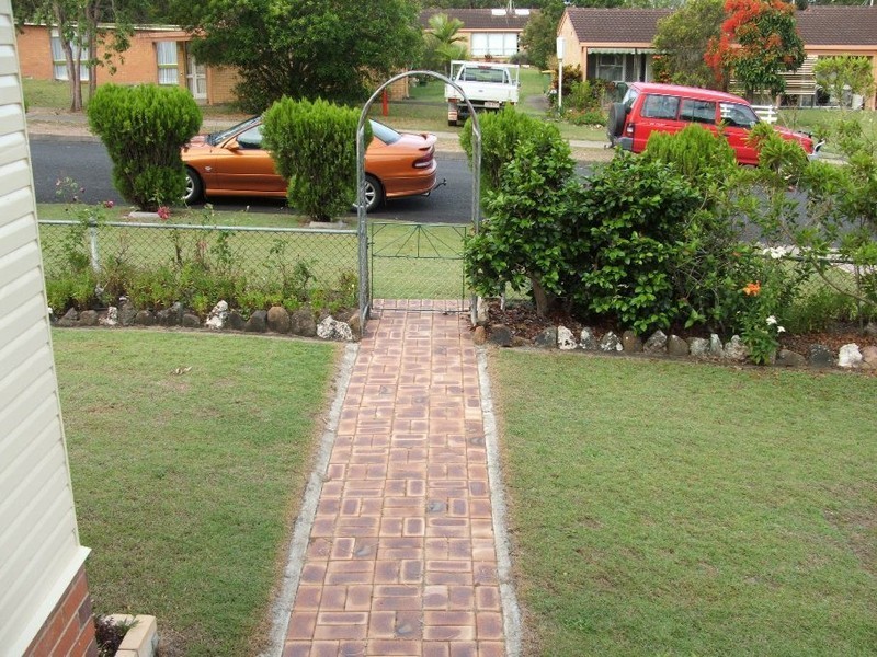 8  Cameron Street, Brassall QLD 4305