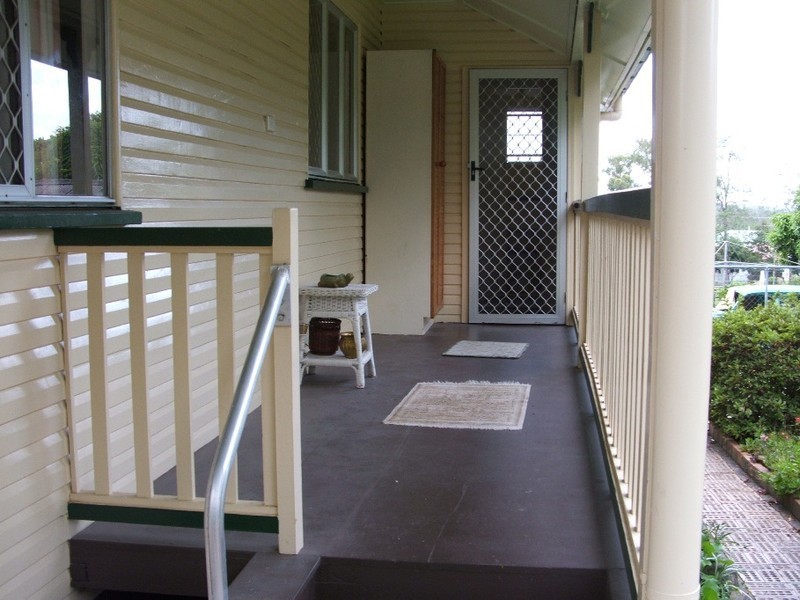 8  Cameron Street, Brassall QLD 4305