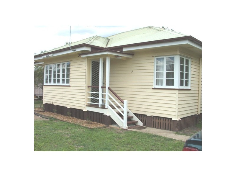 5 Adam Street, One Mile QLD 4305