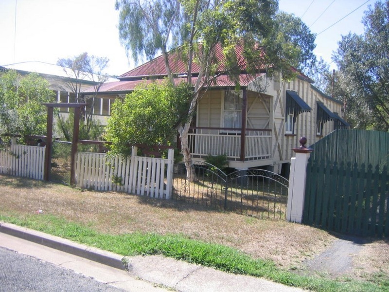 19 Bowen Street, Woodend QLD 4305