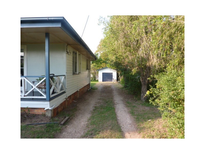 26 Selwyn Street, North Booval QLD 4304