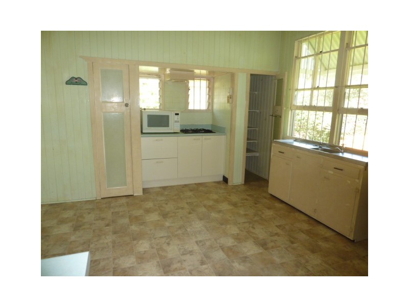 37 Waterworks Road, North Ipswich QLD 4305