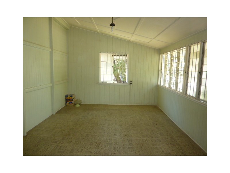 37 Waterworks Road, North Ipswich QLD 4305