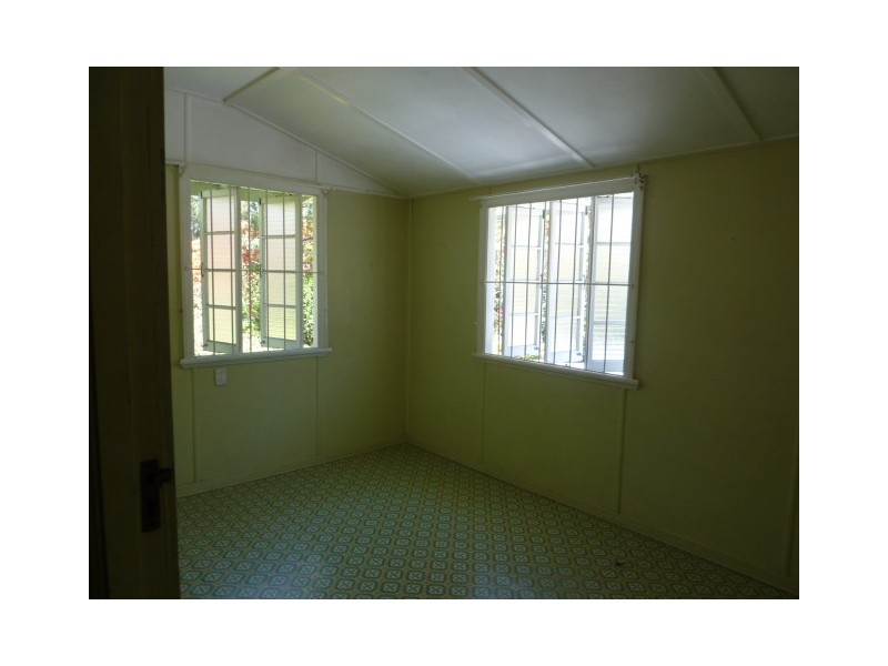 37 Waterworks Road, North Ipswich QLD 4305