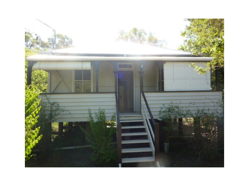 10 George Street, Blackstone QLD 4304