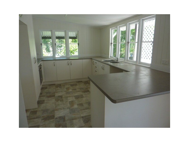 10 George Street, Blackstone QLD 4304