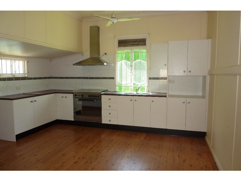 94 Downs Street, North Ipswich QLD 4305
