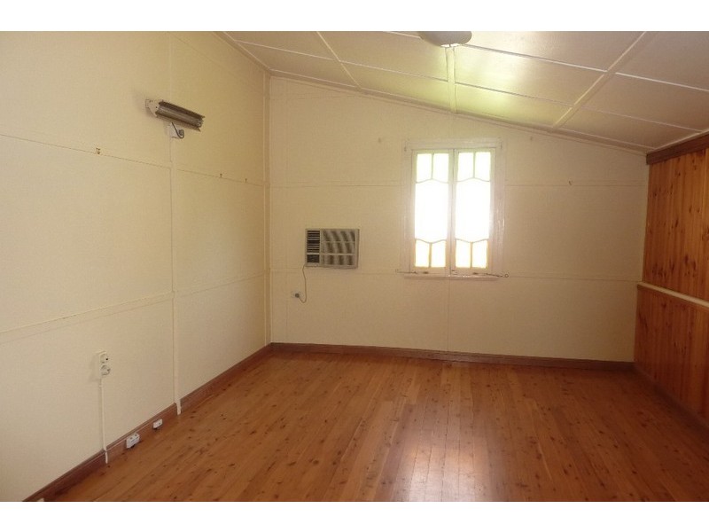 94 Downs Street, North Ipswich QLD 4305