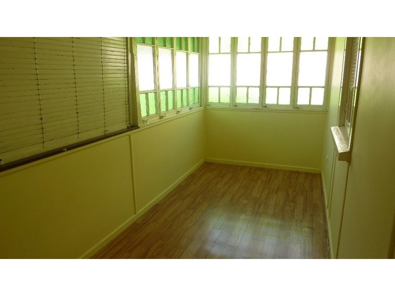 94 Downs Street, North Ipswich QLD 4305