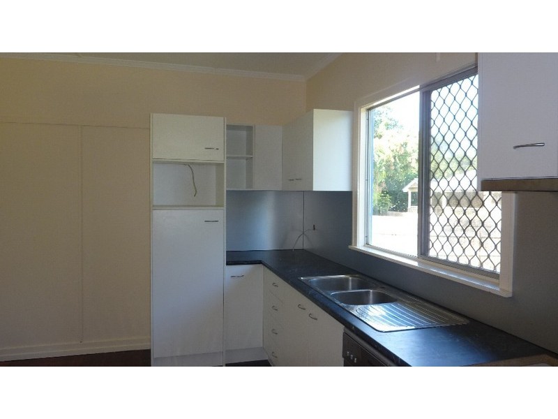 7 Queen Street, Newtown QLD 4305