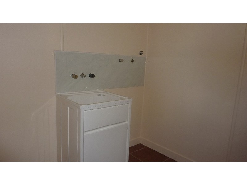 7 Queen Street, Newtown QLD 4305