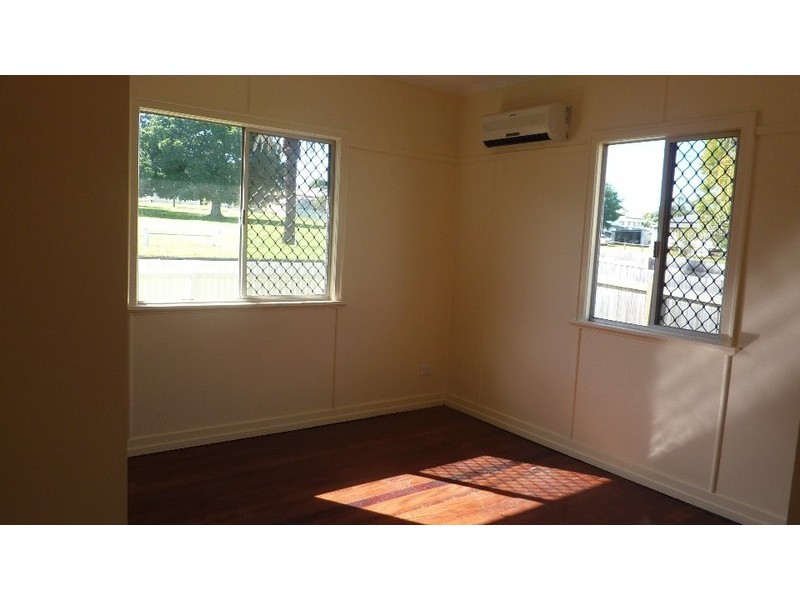 7 Queen Street, Newtown QLD 4305