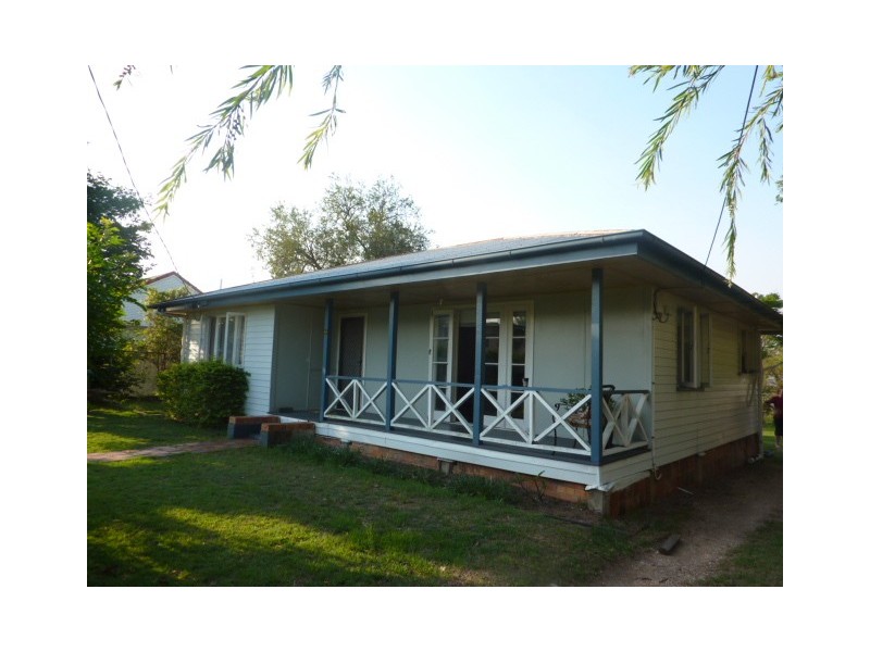 26 Selwyn Street, North Booval QLD 4304
