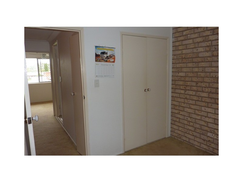 8/16 Lindsay Street, Bundamba QLD 4304