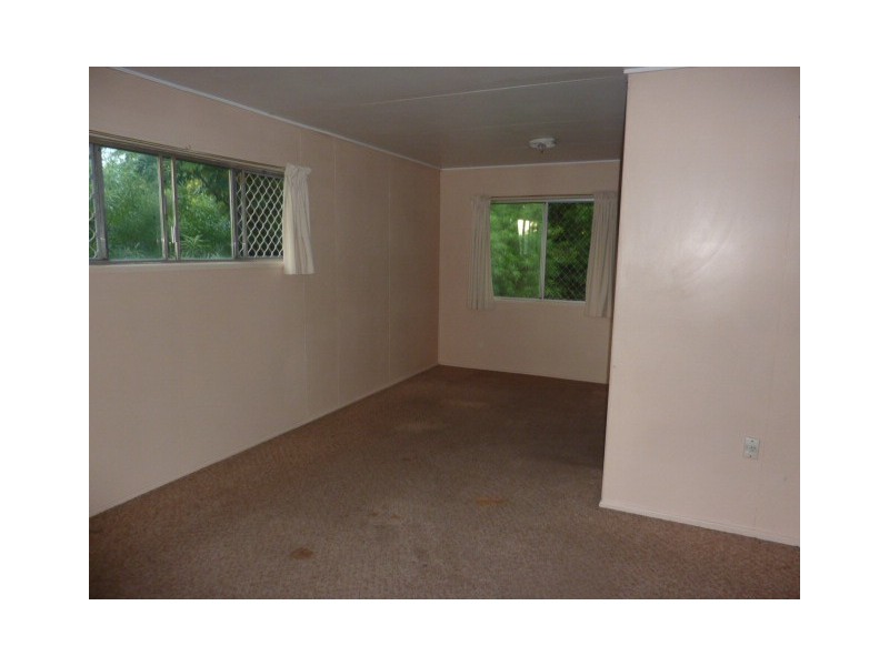 8 Callaghan Street, East Ipswich QLD 4305