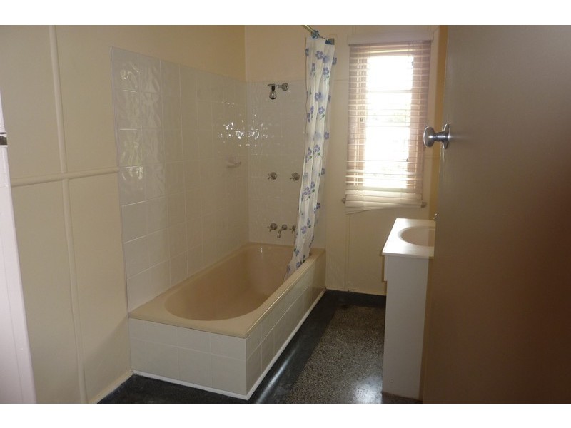 178 Glebe Road, Booval QLD 4304
