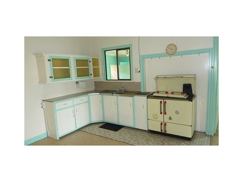 1 McGill Street, Raceview QLD 4305