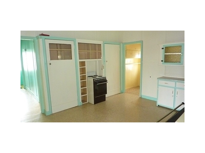 1 McGill Street, Raceview QLD 4305