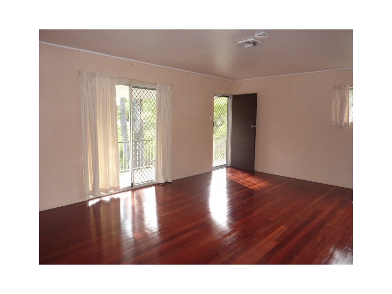 8 Callaghan Street, East Ipswich QLD 4305