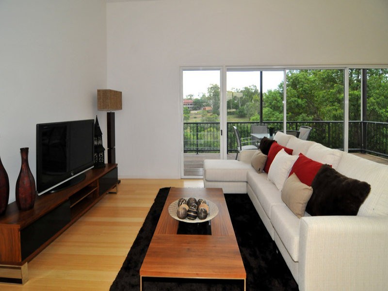 8 Bremer Pde, Basin Pocket QLD 4305