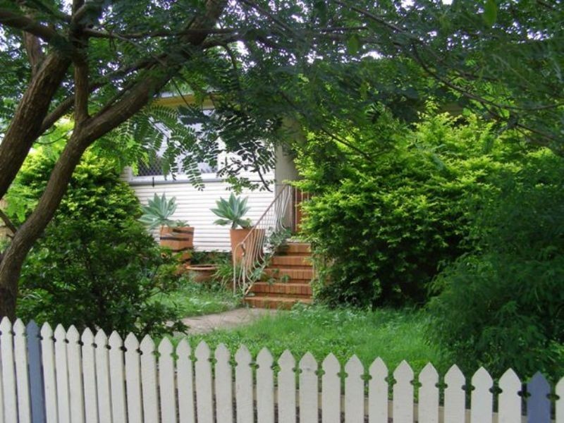 31 Queen Street, Newtown QLD 4305