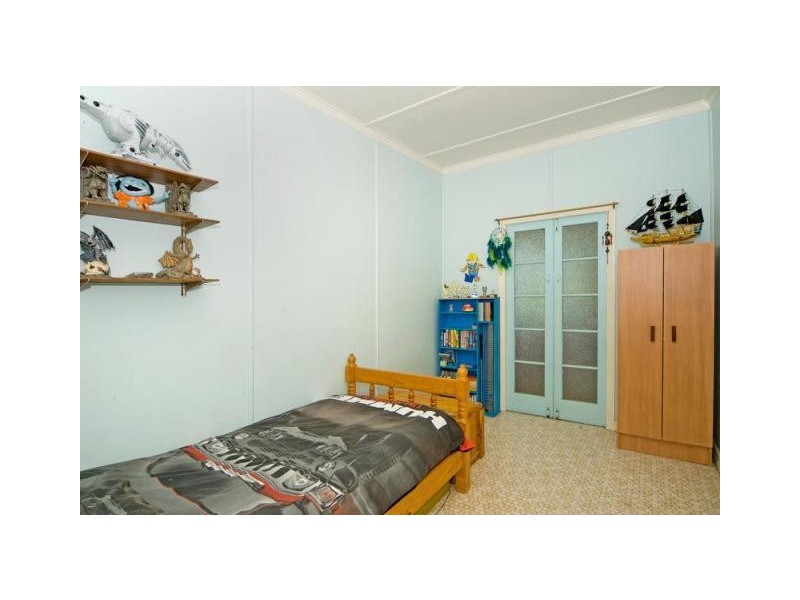 5 Churchill Street, Churchill QLD 4305