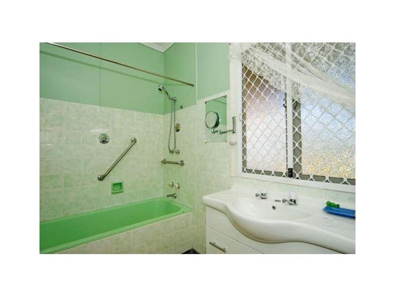 5 Churchill Street, Churchill QLD 4305