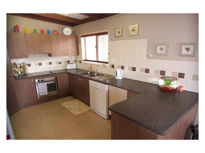 27 Jarrah Street, Raceview QLD 4305