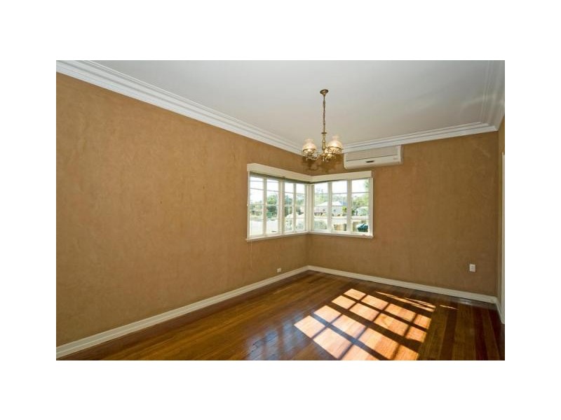 10 Boundary Street, Bundamba QLD 4304